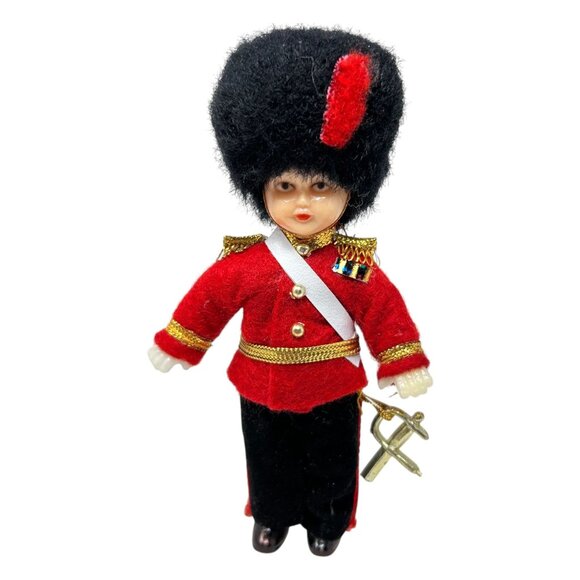 Vintage British Guard Doll With Red Wool Uniform & Accessories Made In Hong Kong - Picture 2 of 13